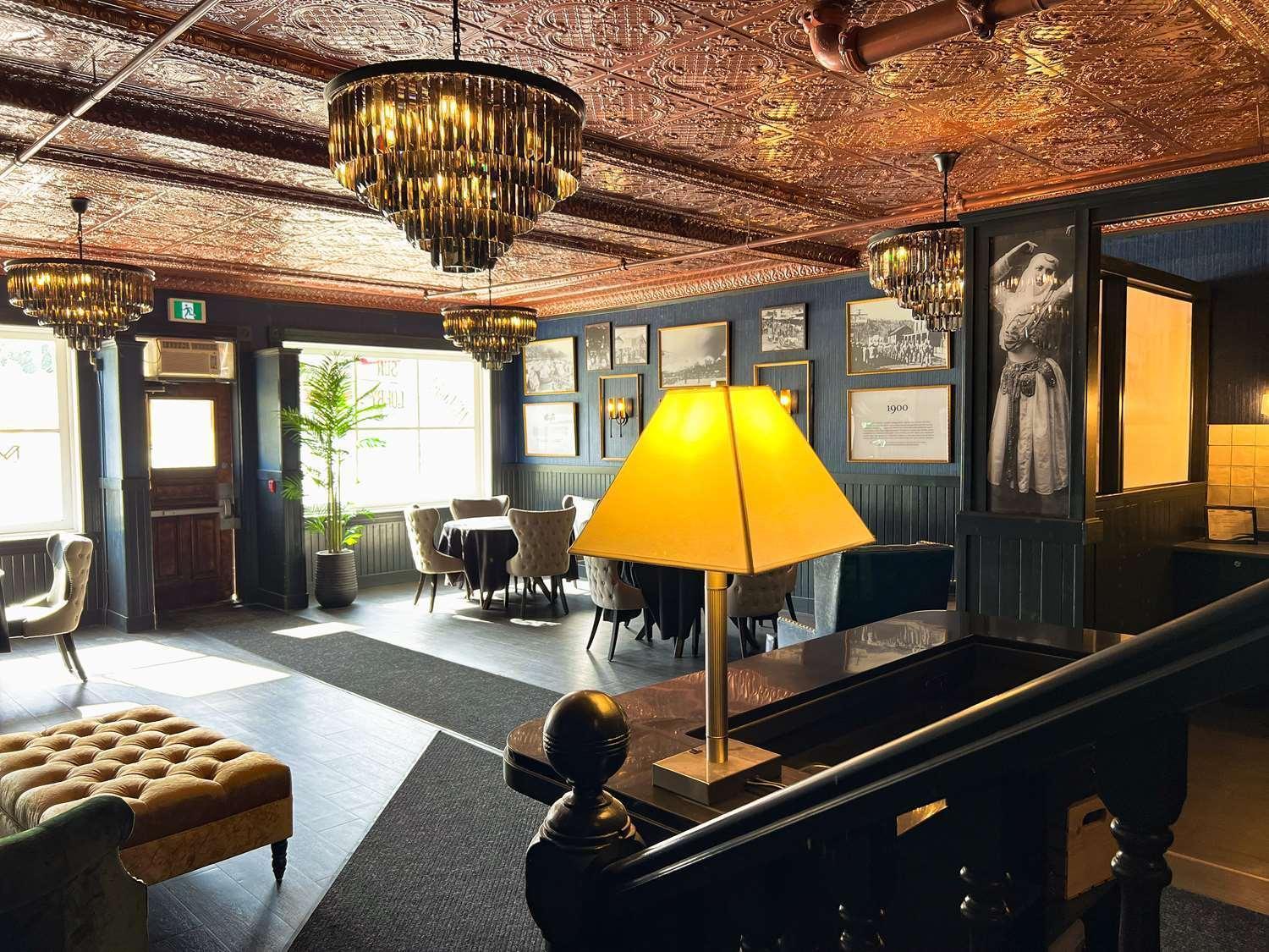 Midnight Sun, A Coast Hotel 道森市 外观 照片