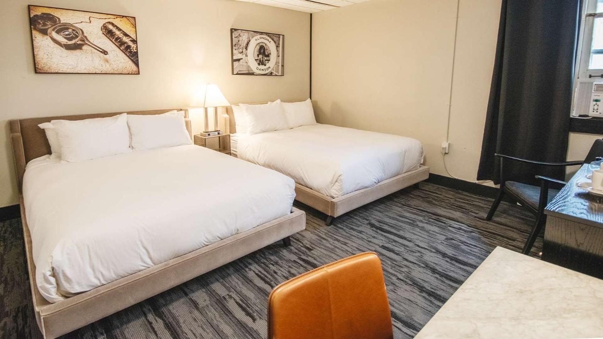 Midnight Sun, A Coast Hotel 道森市 外观 照片