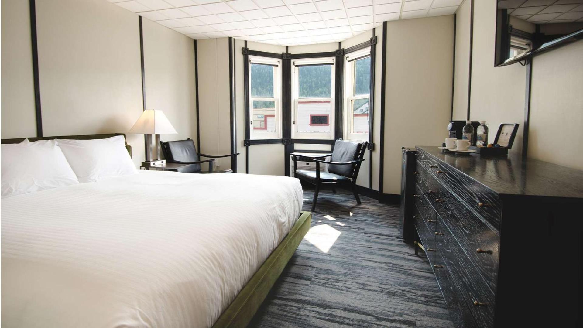 Midnight Sun, A Coast Hotel 道森市 外观 照片