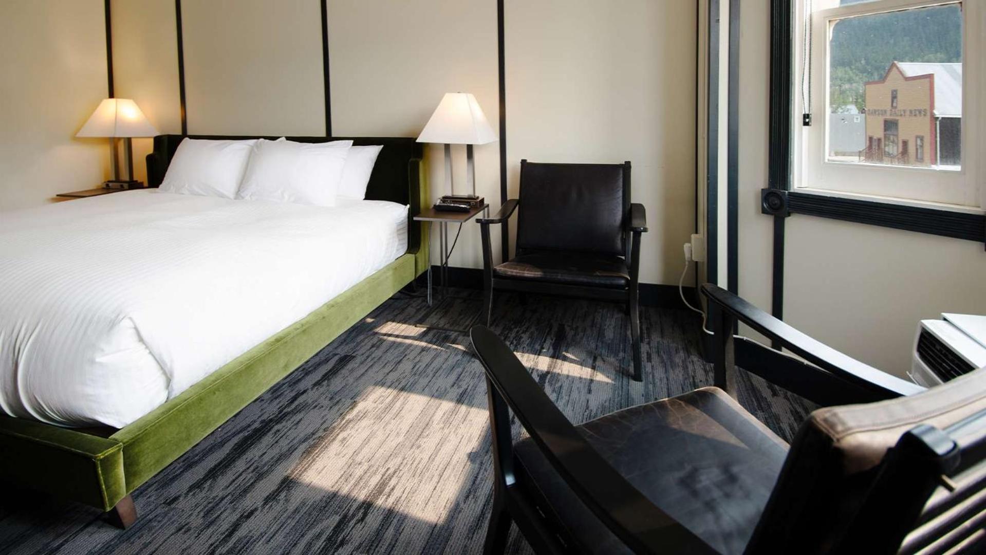 Midnight Sun, A Coast Hotel 道森市 外观 照片