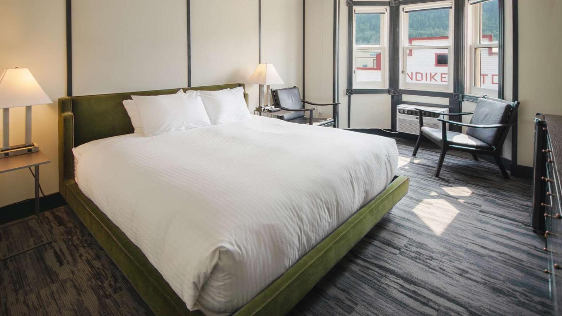 Midnight Sun, A Coast Hotel 道森市 外观 照片
