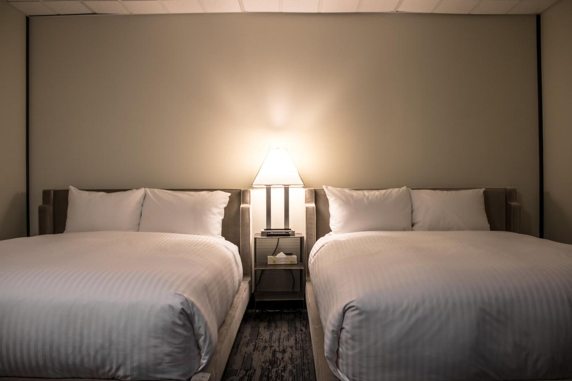 Midnight Sun, A Coast Hotel 道森市 外观 照片