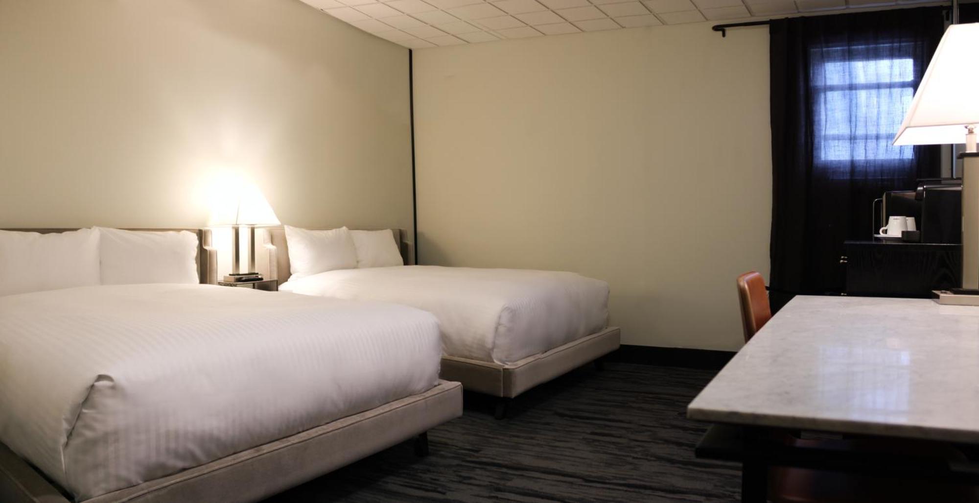 Midnight Sun, A Coast Hotel 道森市 外观 照片